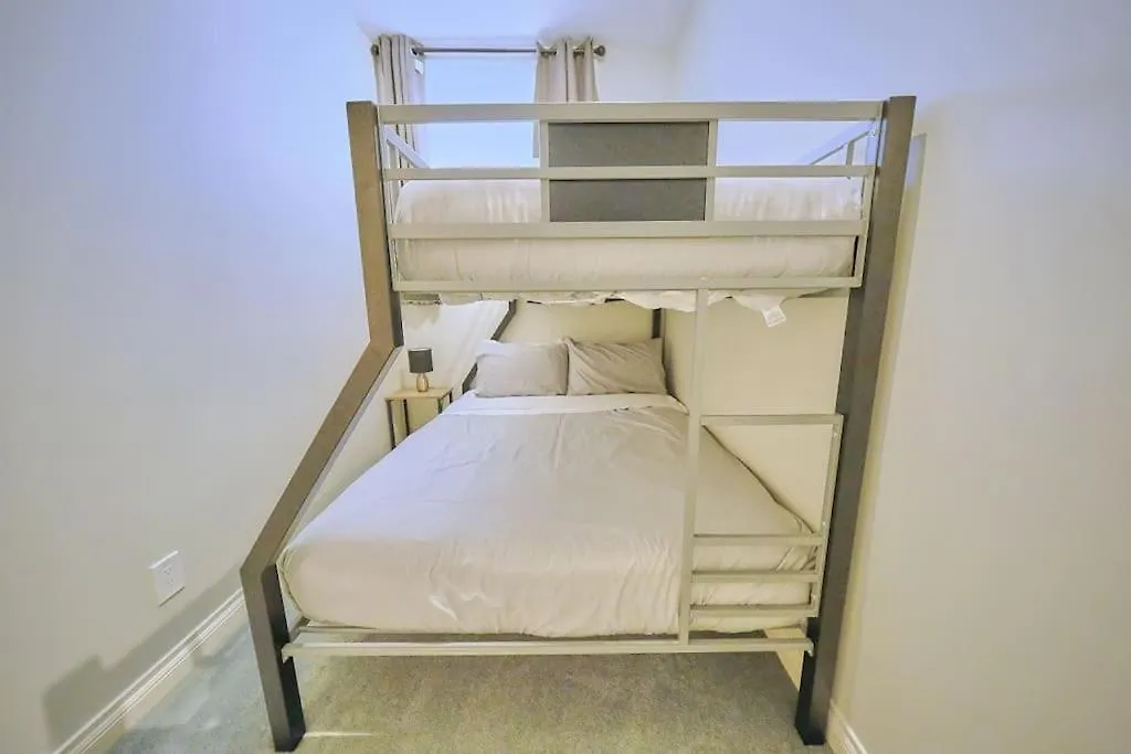 Διαμέρισμα Casa Pura Vida Hot Tub, Pool & Ping Pong Tables W Backyard & Bbq Come Stay Κάλγκαρι
