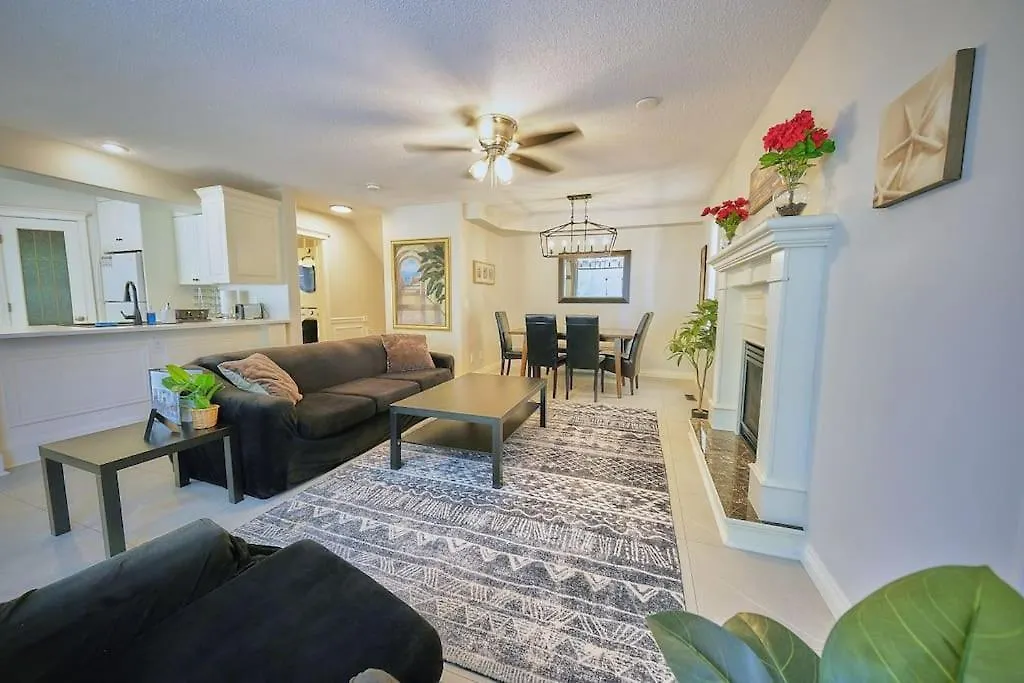 Διαμέρισμα Casa Pura Vida Hot Tub, Pool & Ping Pong Tables W Backyard & Bbq Come Stay Κάλγκαρι